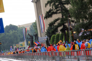 11 Buntes Treiben in der Stadt
