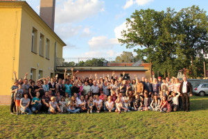 Gruppenfoto mit G   sten und Gastgebern
